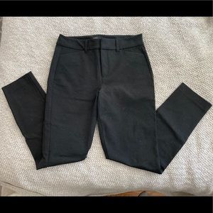 Black Old Navy pixie pants size 4, never worn
